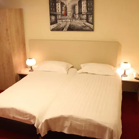 New Scheveningen Hotel 2*