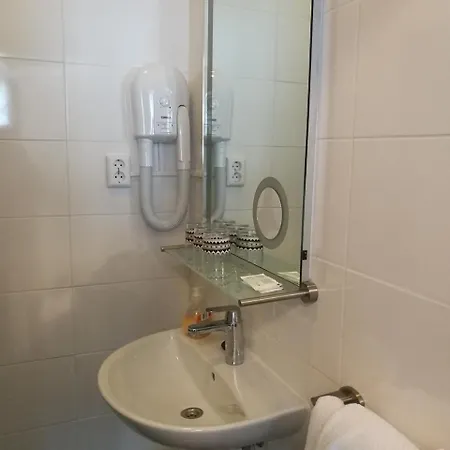 Hotel New Scheveningen 2*